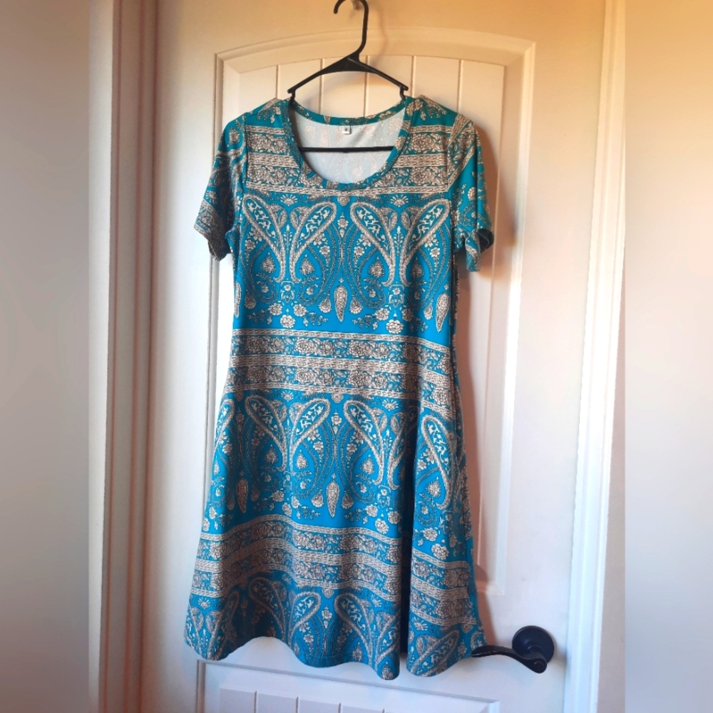 Teal paisley a-line dress with pockets. Size small
